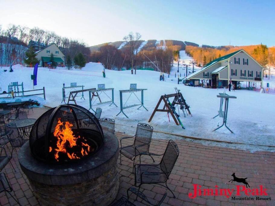 Gorgeous New Zen Suite Sleeps 4-Ski On Off Jiminy Hancock Kültér fotó